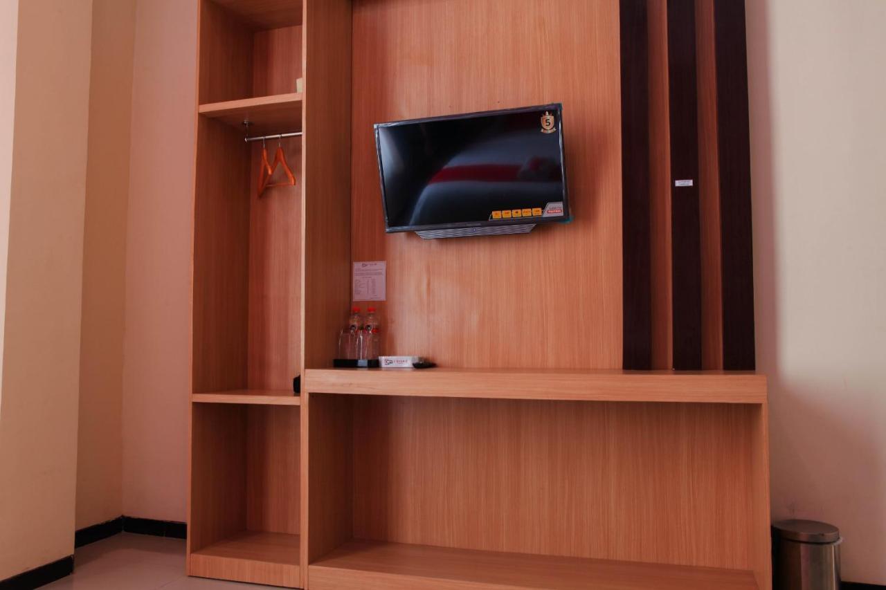 D'Shario Hotel Kepanjen Malang Exteriér fotografie